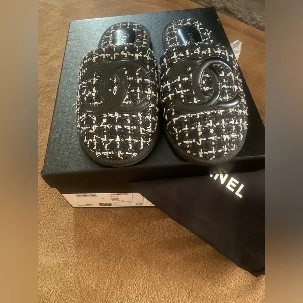 Chanel Tweed Black and White Slippers. Small. - Picture 5 of 7
